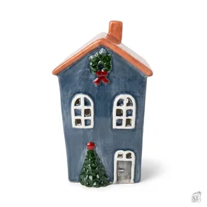 Det Gamle apotek. Bl�t hus til fyrfadslys i keramik med r�dt tag, 20 cm h�jt.