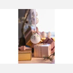 Traditionel dansk julepynt med nostalgisk udtryk