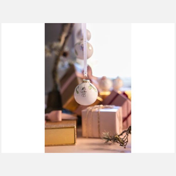 Traditionel dansk julepynt med nostalgisk udtryk