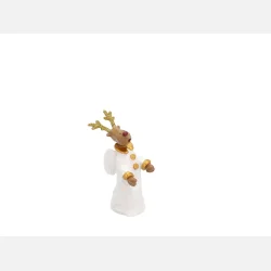 Juledekoration med Valentino i vindueskarmen