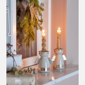 Faella lysestager med gulddetaljer fra Bloomingville, perfekte til en varm og hyggelig juledekoration