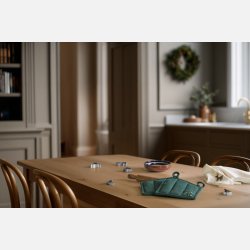 Christmas Fable grydelap fra JUNA med broderede julemotiver i naturfarver