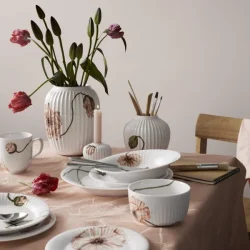 Poppy vase fra Hammershi i hvid porceln