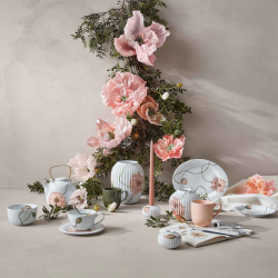 Elegant Poppy lysestage fra Khlers Hammershi-serie i hvid porceln med hndmalede akvarelstrg af rosa valmuer – perfekt til en poetisk borddkning