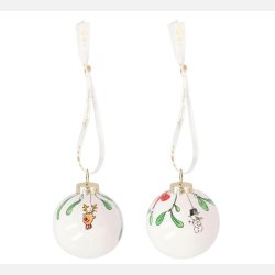 Traditionel dansk julepynt med nostalgisk udtryk