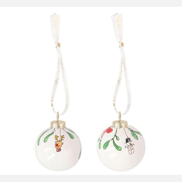 Traditionel dansk julepynt med nostalgisk udtryk