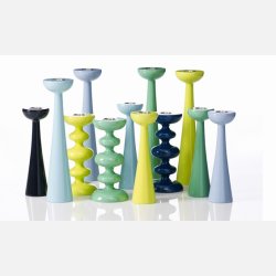 H�ndlavet tr�lysestage i moderne design