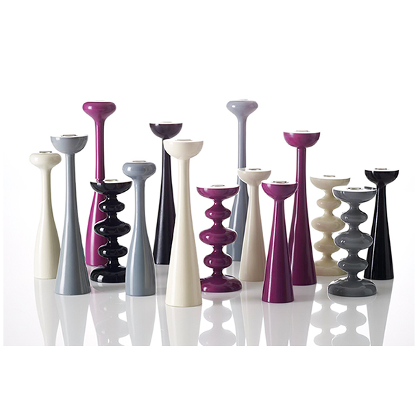 H�ndlavet tr�lysestage i moderne design