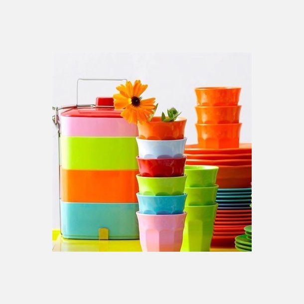 Klassisk melamin tallerken fra RICE – frisk farve og god kvalitet