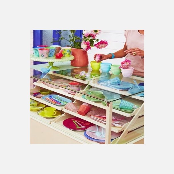 Rund desserttallerken i melamin – ideel til julens sde stunder