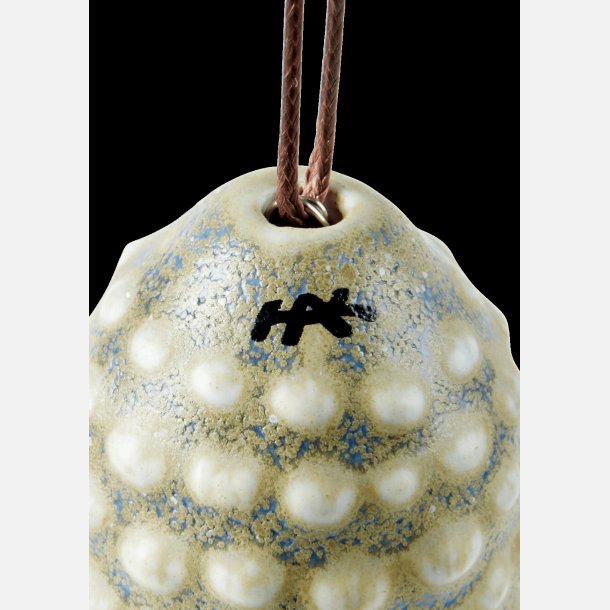 Khler Christmas Tales grankogle, 6 cm hj, keramisk figur til juletr og dekoration, bringer naturens poesi og hygge ind i hjemmets juleudsmykning