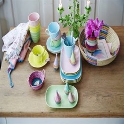 RICE krus med sommerstemning – BPA-fri og SA8000-certificeret