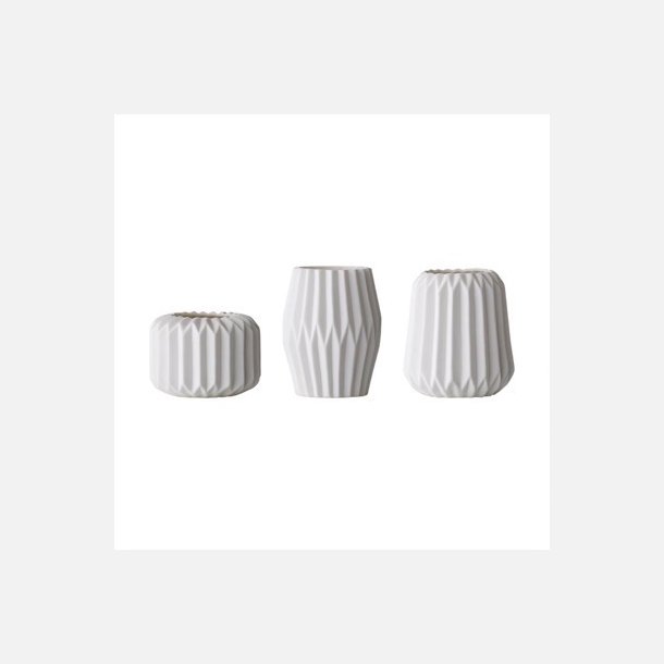 Bloomingville fyrfadsstage – riflet hvid i Small, Medium og Large