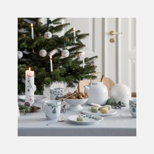 Elegant hj Khler lysestage i Hammershi-serien, perfekt til borddkning, jul og hverdag, hndlavet med fokus p kvalitet
