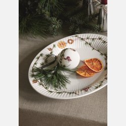 Khler julekugle 2020 i hvidt porceln med fine illustrationer