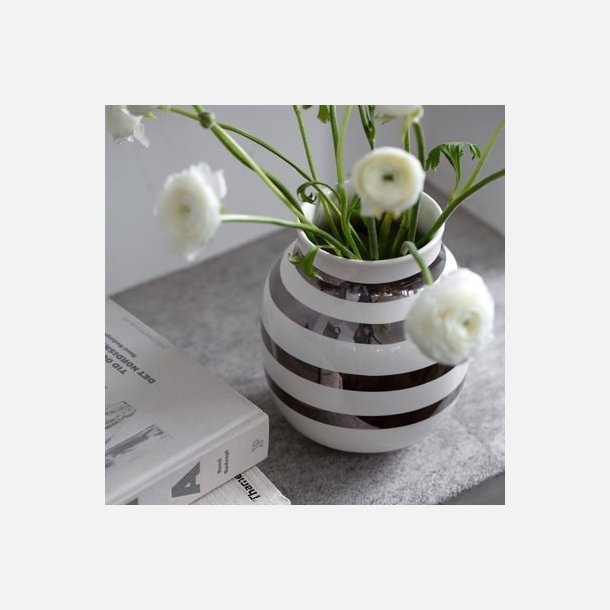 Omaggio vase med Slvstriber - Mellem