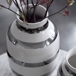 Omaggio vase med Slvstriber - Mellem