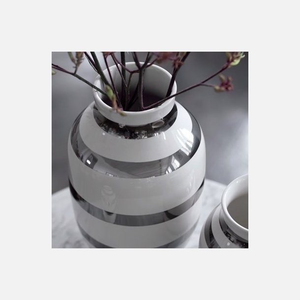 Omaggio vase med Slvstriber - Mellem