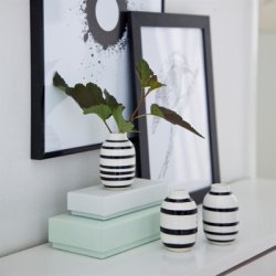 Omaggio S�t med 3 minivaser i sort 