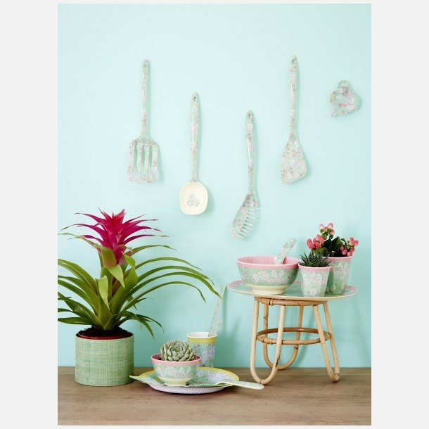 Farverig pastaske fra RICE – perfekt til servering af pasta