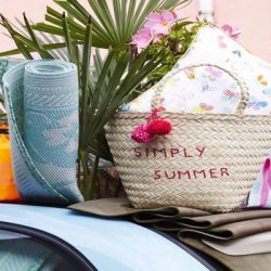 Sommerlig strandtaske fra RICE – stilfuld og rummelig