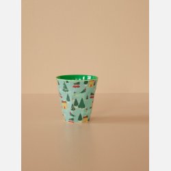 Hyggeligt julekrus fra RICE – sne, juletrer og bil p kruset